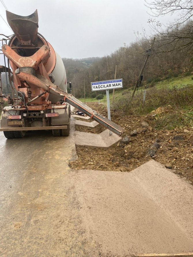 Gebze’de Köy Yolları V Kanal İmalatı İle Korunuyor