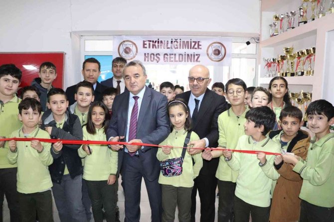 Yerli Malı Haftası Sebebiyle Hayır Çarşısı Açıldı