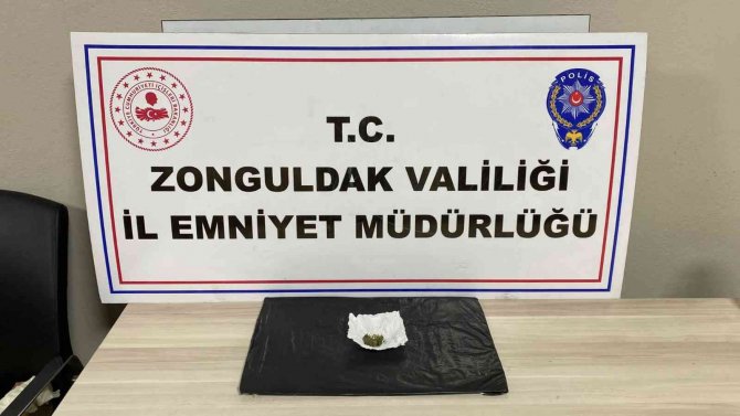 Polis Denetiminde Uyuşturucuyla Yakalandılar