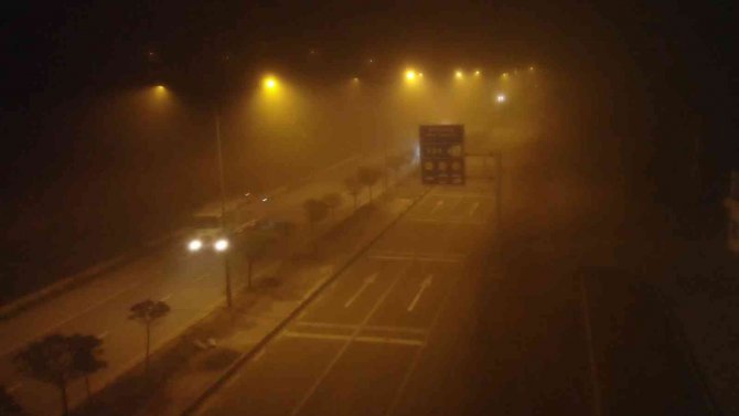 43 İlin Geçiş Güzergahında Sis Etkili Oldu: Sürücüler Zor Anlar Yaşadı