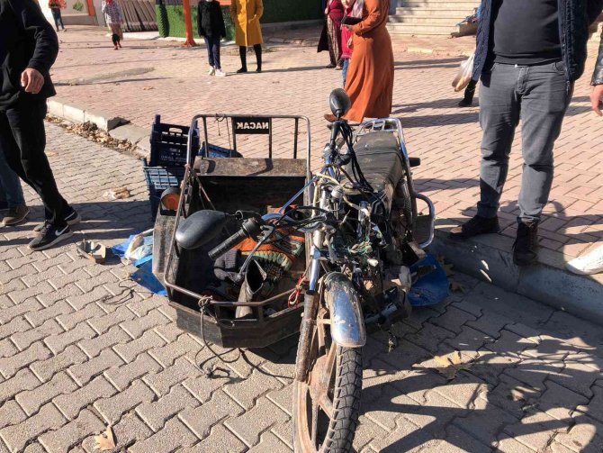 Otomobil İle Motosiklet Çarpıştı: 1 Yaralı