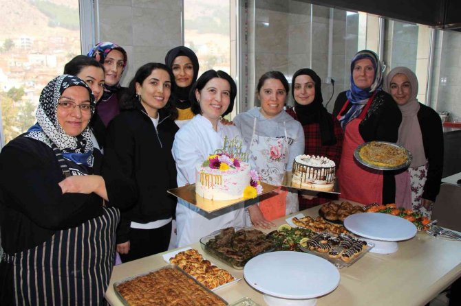 En ’Tatlı’ Kurs, Kadınların Hayallerini Süslüyor