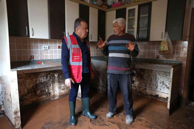 Kumluca Ve Finike’de Esnaftan 1 Ay Su Ücreti Alınmayacak