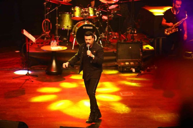 Başakşehir’de Burak Kut’la 90’lar Gecesi