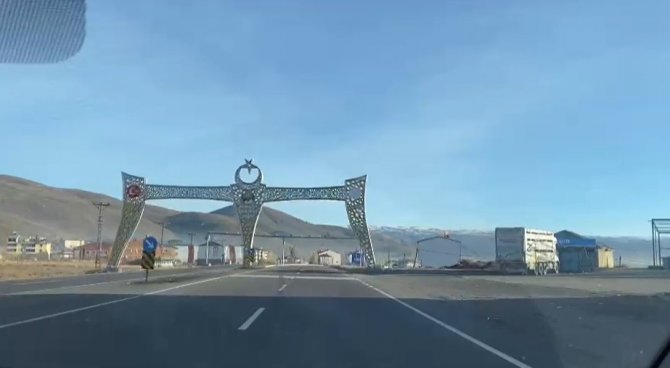 Her Sene Metrelerce Kar Olan İlçede Bahar Havası