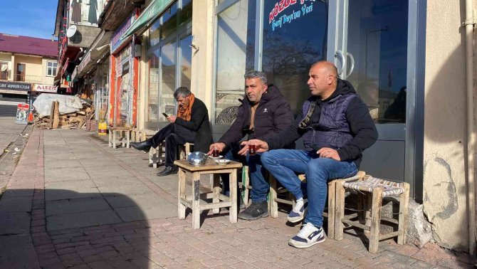 Her Sene Metrelerce Kar Olan İlçede Bahar Havası