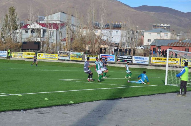 Yeşil Varto Spor Konuk Ettiği Diyarbakır Ekibini 4-0 Mağlup Etti