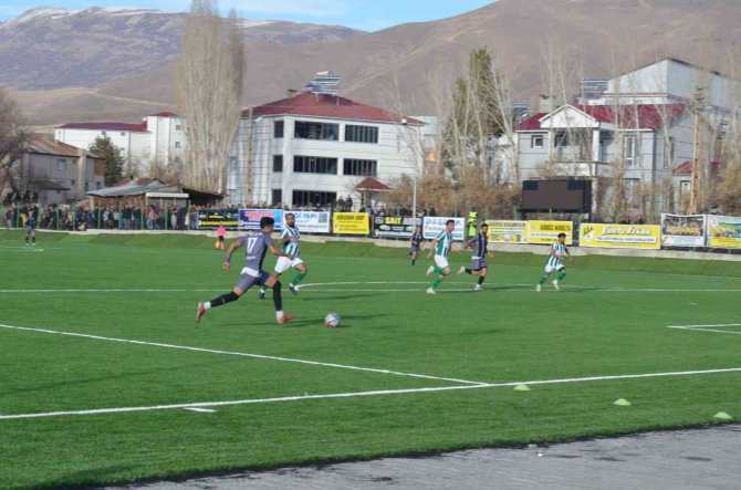 Yeşil Varto Spor Konuk Ettiği Diyarbakır Ekibini 4-0 Mağlup Etti