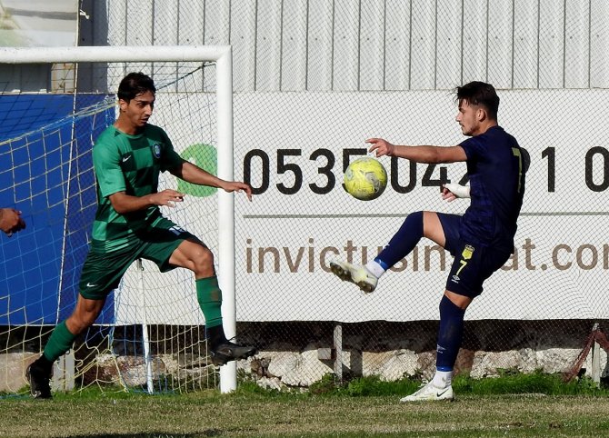 Alaçatıspor Penaltı Golleri İle Rakibini 2-1 Yendi
