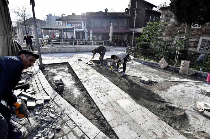 Abdal Camii Çevresinde Zemin Yenileniyor