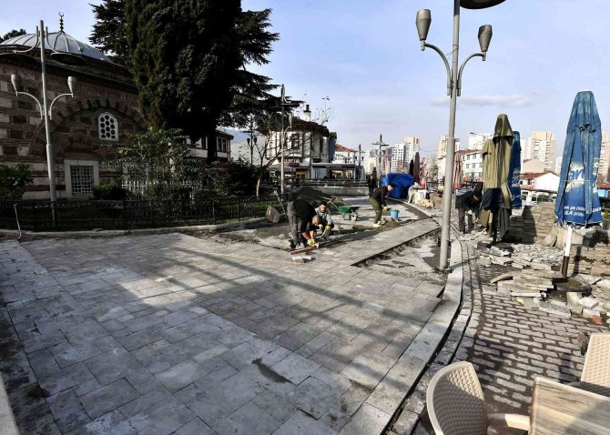 Abdal Camii Çevresinde Zemin Yenileniyor