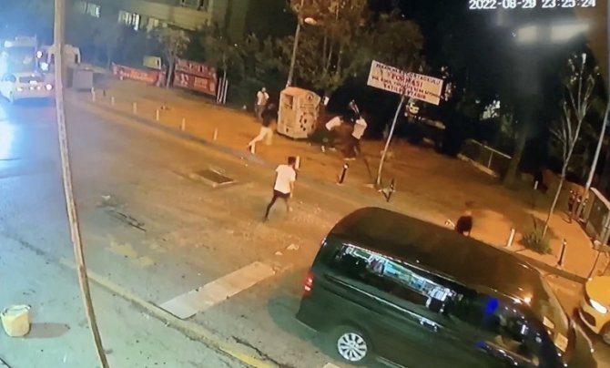 Kağıthane’de Alkollü Grubun Silahlı Kavgası Kamerada