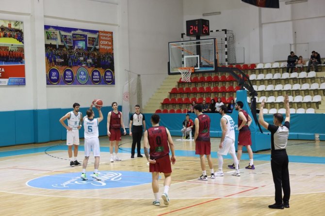 Çayırova Belediyesi Namağlup Liderliğini Sürdürüyor