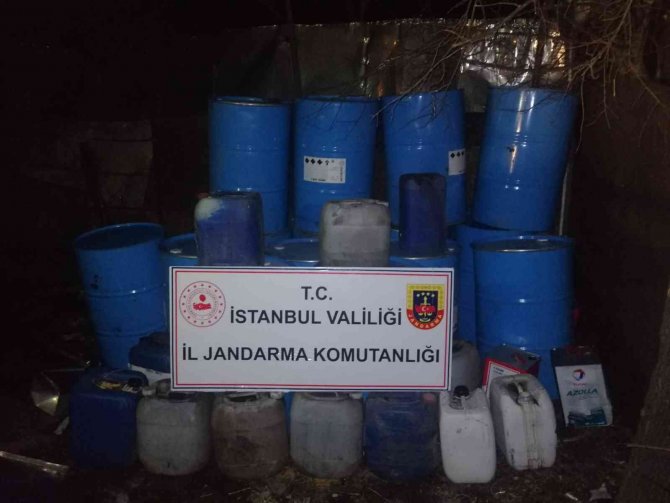 Eyüpsultan’da 12 Ton Sahte Etil Alkol Ele Geçirildi