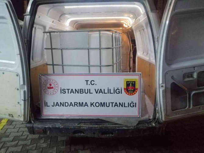 Eyüpsultan’da 12 Ton Sahte Etil Alkol Ele Geçirildi