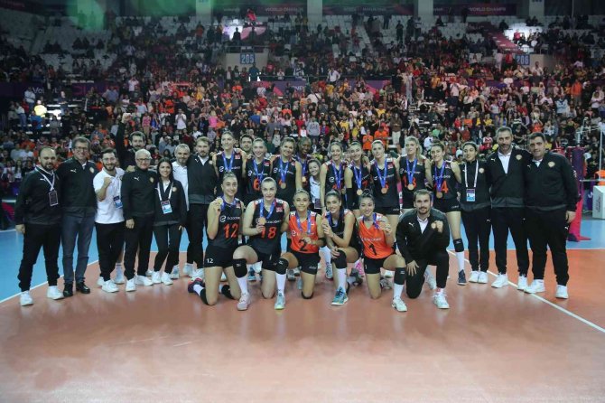 Bronz Madalya Eczacıbaşı Dynavit’in