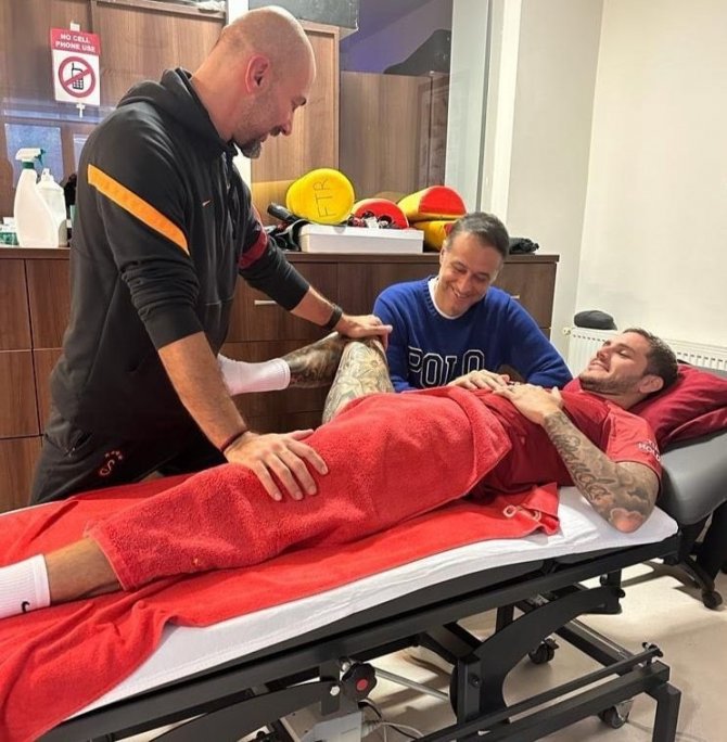 Mauro Icardi, Florya’da Fizyoterapistler Eşliğinde Çalışmalarına Devam Ediyor