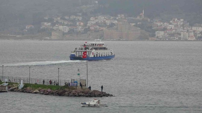 Gökçeada Ve Bozcaada’ya Feribot Seferlerine 2 Gün Fırtına Engeli
