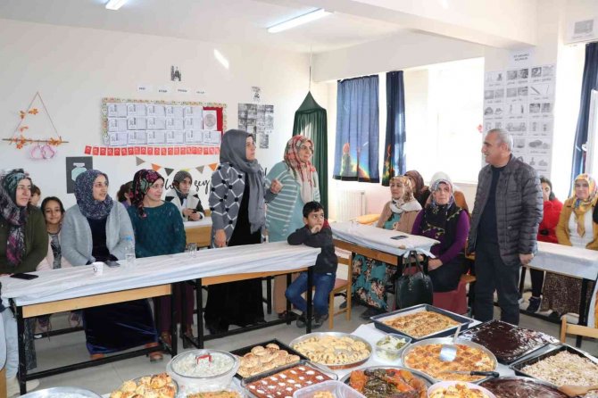 Hakkari’de 6 Bin Veliye Eğitim Verildi