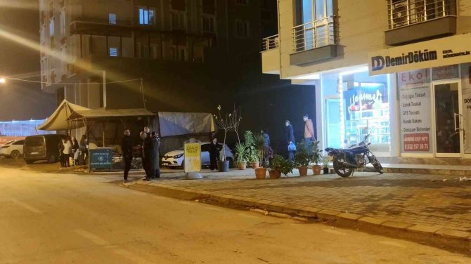 Hatay Depremi İ̇slahiye’de De Paniğe Neden Oldu