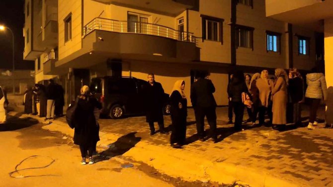 Hatay Depremi İ̇slahiye’de De Paniğe Neden Oldu