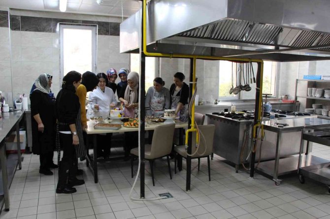 En ’Tatlı’ Kurs, Kadınların Hayallerini Süslüyor