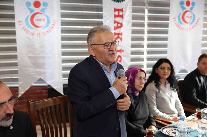 Başkan Büyükkılıç, Öz Sağlık İ̇ş Sendikası Üyeleri İ̇le Buluştu