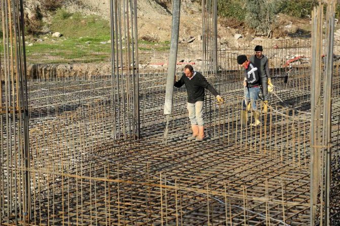 Gölcük’e Yapılan Yeni Terminalin Temel Betonu Atılıyor