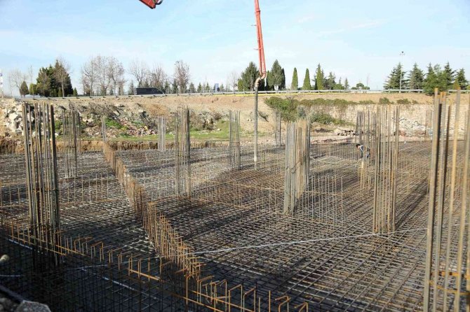 Gölcük’e Yapılan Yeni Terminalin Temel Betonu Atılıyor