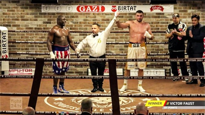 Türk Kulübün Boksörü Dünya Devine Diz Çöktürdü