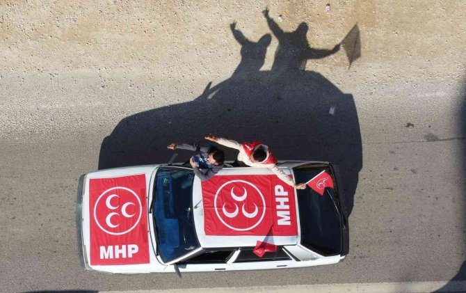 Bahçeli’yi Karşılamaya Binlerce Araç Gitti