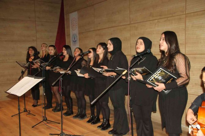 Malazgirt’te “Şarkılar Bizi Söyler, Biz De Şarkı Söyleriz” Projesi Tam Not Aldı