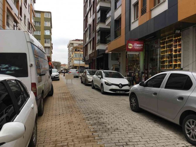 Küçükçekmece’de Bıçaklı Kavga Kamerada