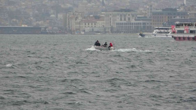Üsküdar’da İki Geminin Arasında Sıkışan Yunus Öldü