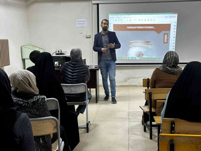Cizre’de Aile Okuluyla 2770 Haneye Ulaşıldı