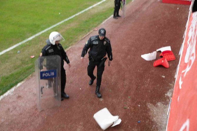 Batman’da Saha Karıştı, Maç Tatil Edildi