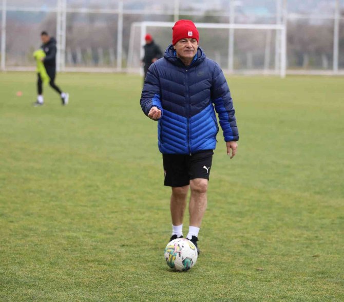 Sivasspor, Esenler Erok Maçına Hazırlanıyor