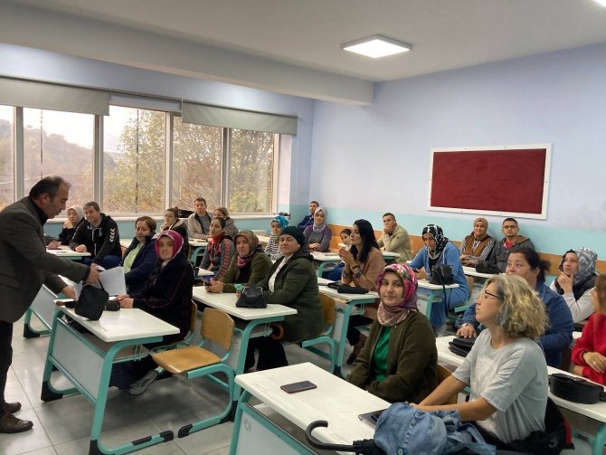 Zonguldak’ta 7 Bin 509 Veli Aile Okuluna Devam Etti