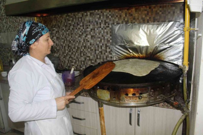 Çalışarak Biriktirdiği Parasıyla Açtığı Dükkânında Kadınlara İstihdam Sağlıyor