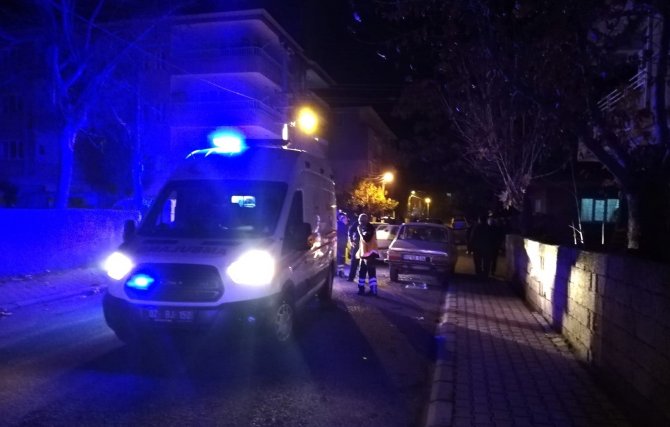 İ̇ki Otomobil Çarpıştı: 3 Yaralı