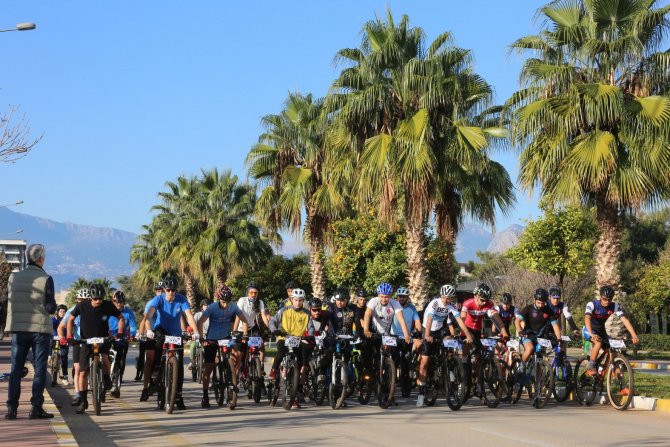 Akdeniz Üniversitesi Birincilikleri Kimseye Kaptırmadı