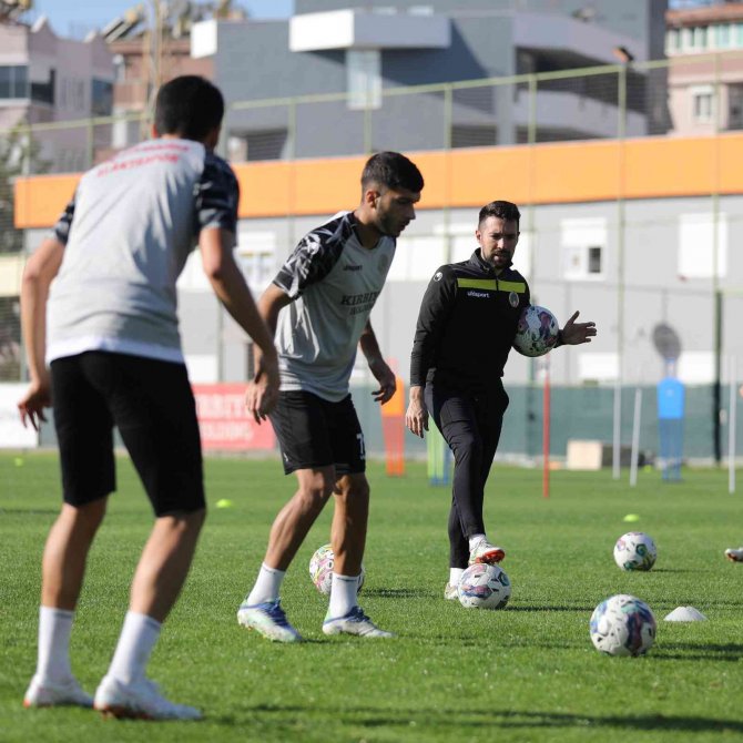 Alanyaspor, Eyüpspor Maçı Hazırlıklarına Devam Ediyor