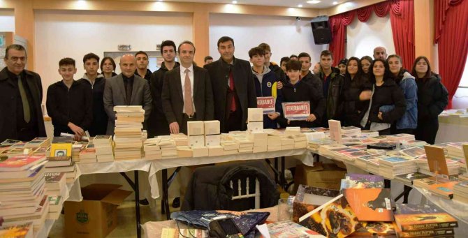 Altınova 2. Kitap Fuarı Kapılarını Açtı