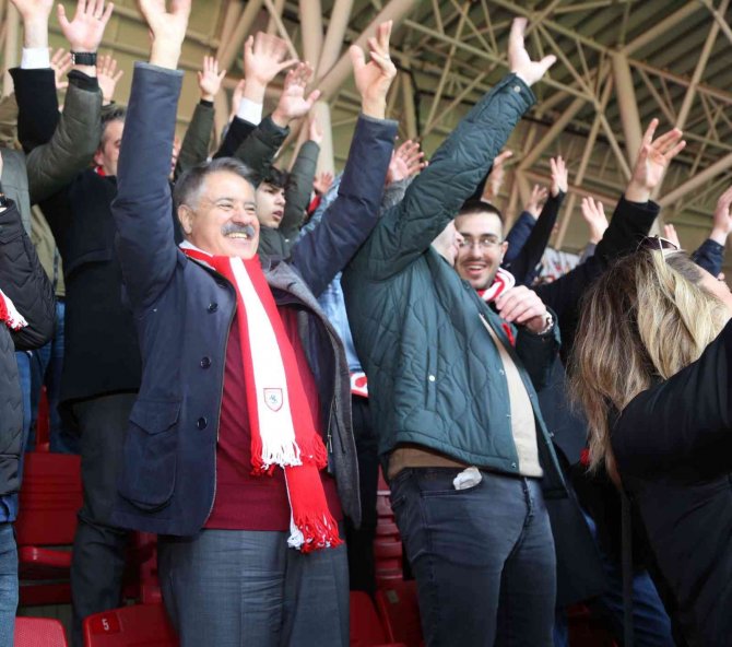 Atakum’dan Taraftara Ulaşım Desteği