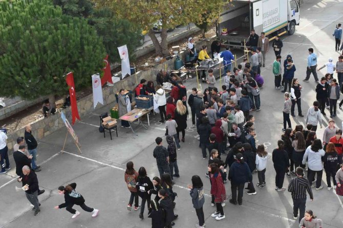 Aydın’da 14 Bin Öğrenciye Balık Ekmek Dağıtıldı