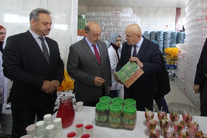 Bakan Bilgin Bayburt Belediyesi Yöresel Ürünler Ve Turşu Fabrikasını Gezdi