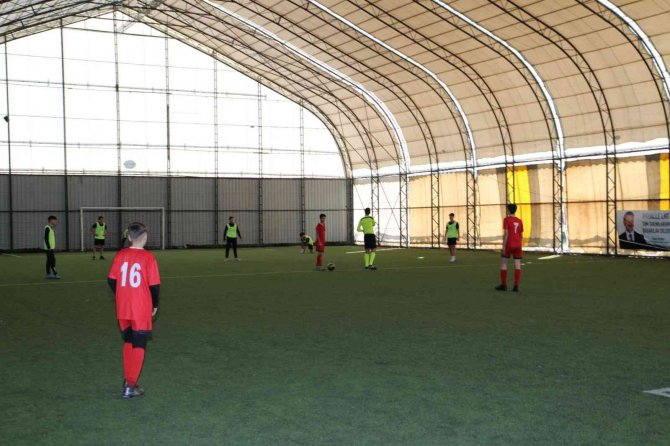 Burhaniye Mahalle Ligi Turnuvası Başladı