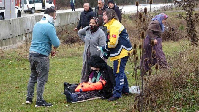 Ekipler Yaralılar, Köylü Kadınlar Tavuklar İçin Seferber Oldu