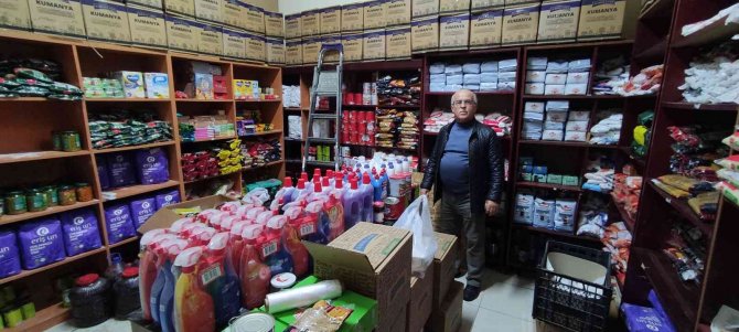 Bu Mağazada İhtiyaç Sahiplerine Her Şey Ücretsiz