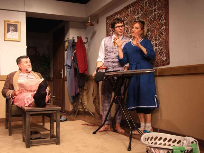 Bursa Devlet Tiyatrosu ‘Yalan Makinası’ İle Güldürecek